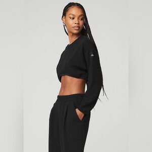 NWT  ALO YOGA Cropped Tailored Long Sleeve Top in Black